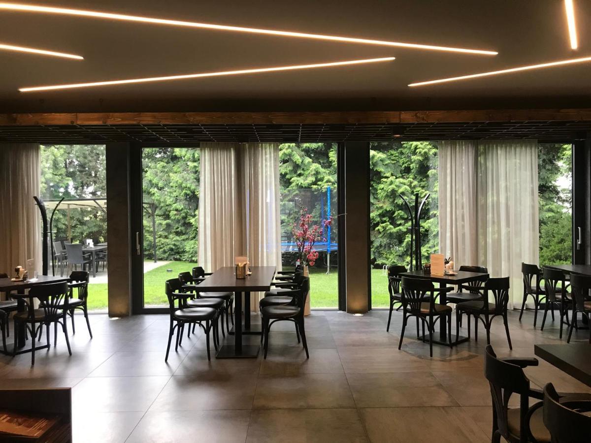 Restaurace A Penzion U Klasku 올로모우츠 외부 사진
