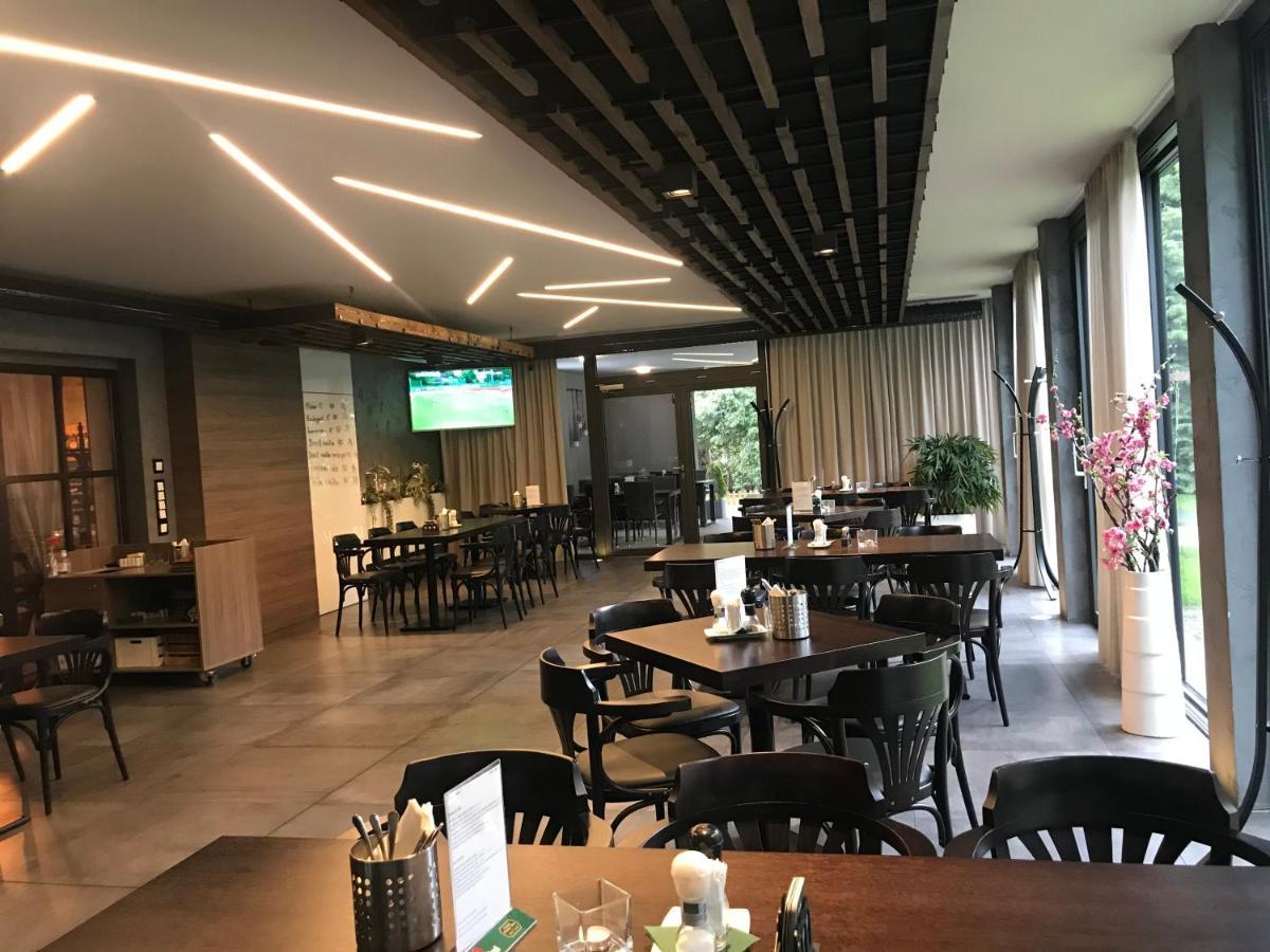 Restaurace A Penzion U Klasku 올로모우츠 외부 사진